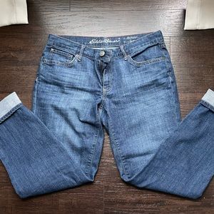 Women Eddie Bauer boyfriend slim jean. Size 6.